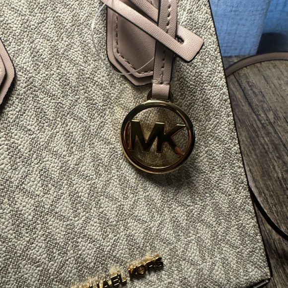 Michael Kors Mini Cross body Purse - Picture 6 of 8